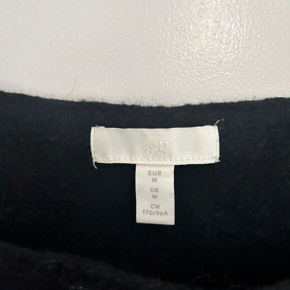 Black H&M Puffed Sleeve Jumper - Picture 2 of 4